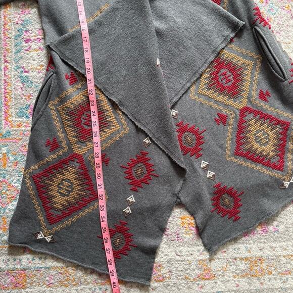 Johnny Was Grey Red Embroidered Aztec Wrap Draped Cardigan Sweater Women’s Large - Picture 5 of 9
